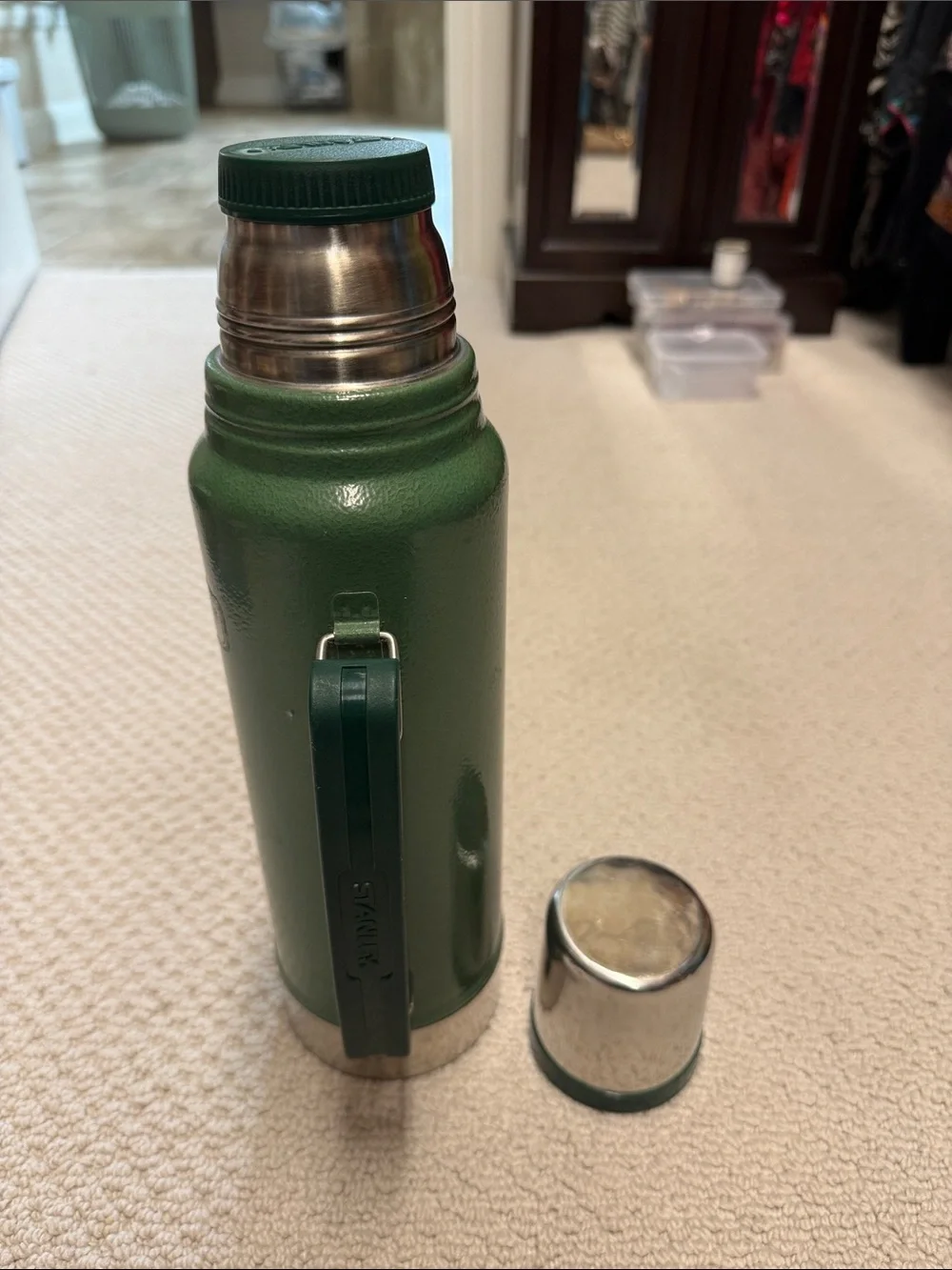 Stanley Dark Green Insulated Vacuum Bottle with Handle - Picture 3 of 8